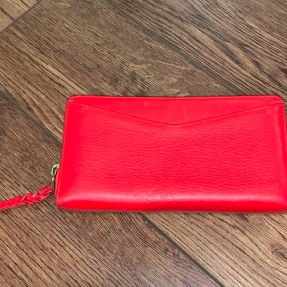 Fossil Women’s Red Leather Zipper Wallet